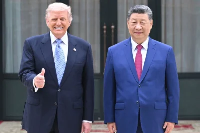 Donald Trump abandona Pekín tras concluir su visita de Estado a China