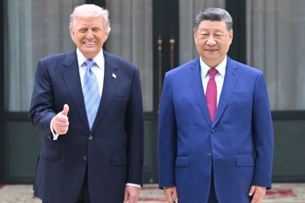 Donald Trump abandona Pekín tras concluir su visita de Estado a China