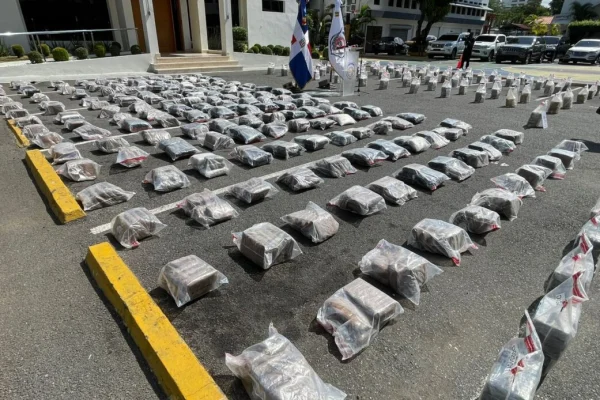 DNCD arresta cuatro personas y ocupa 1,295 paquetes de presuntas drogas en Pedernales