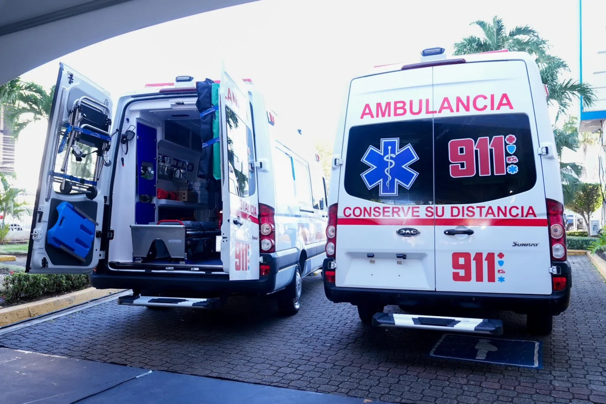 Autoridades detecta una ambulancia transportando haitianos indocumentados en Dajabón