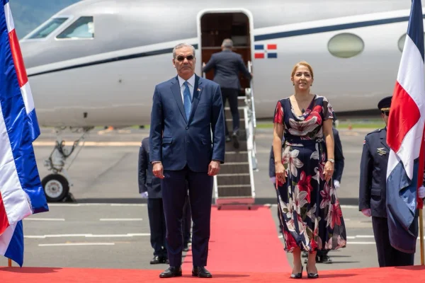Abinader llega a Costa Rica para fortalecer cooperación e impulsar inversiones