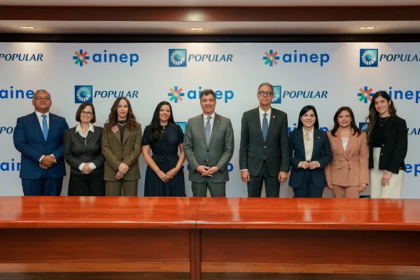 Banco Popular y asociación de colegios privados AINEP firman alianza estratégica en favor de la educación de calidad