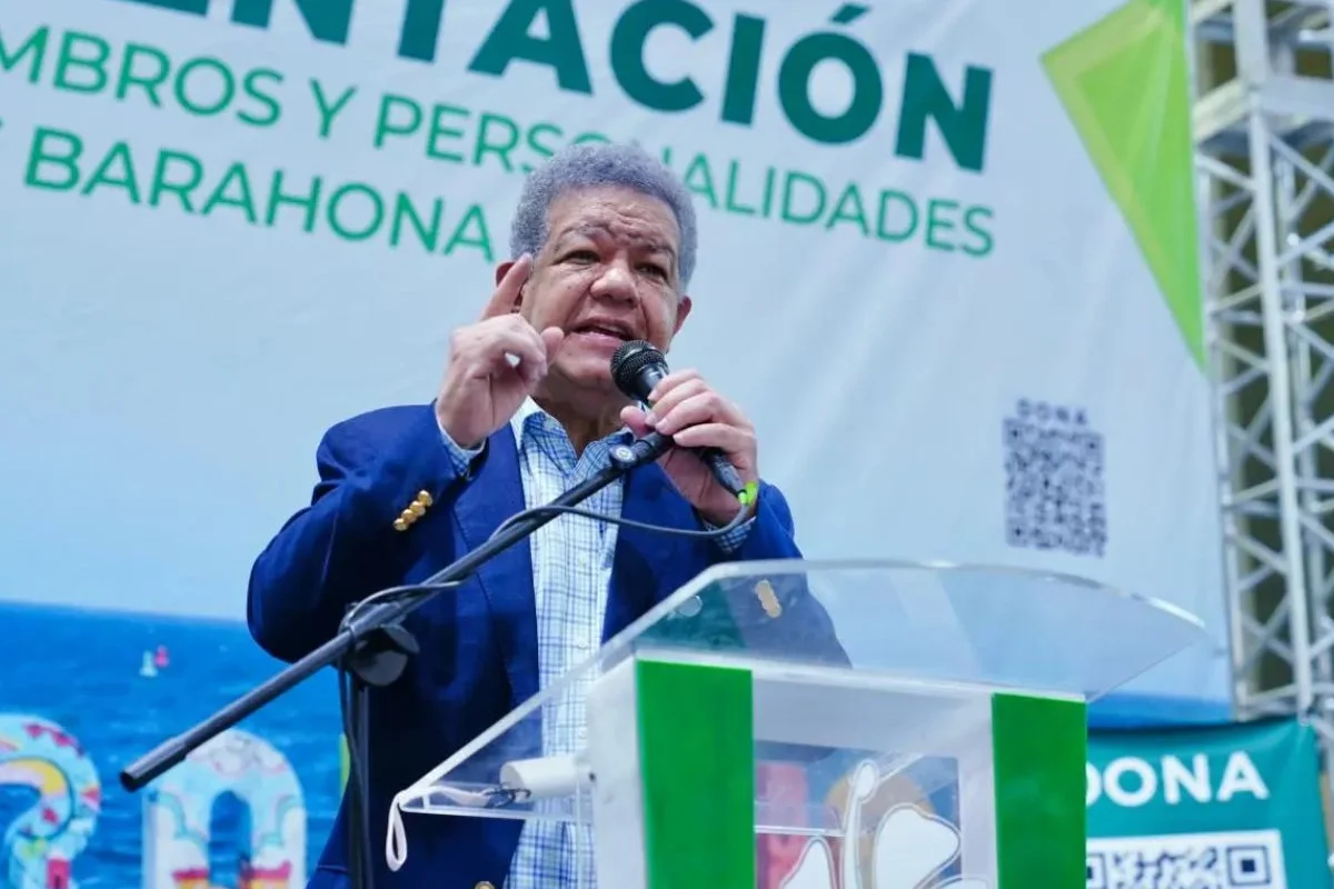 Leonel afirma que el país “va en reversa” y acusa al Gobierno de desconexión con la población
