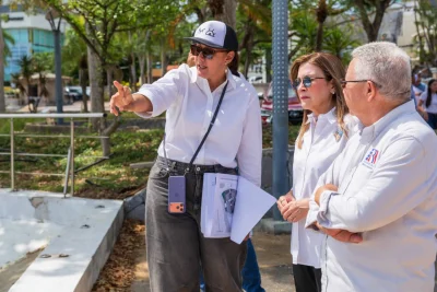 Carolina Mejía supervisa avances en remodelación del parque Núñez de Cáceres