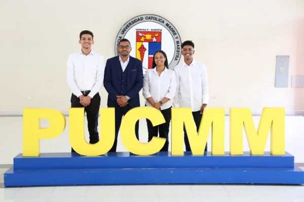 Estudiantes dominicanos clasifican a final mundial de competencia tecnológica en China