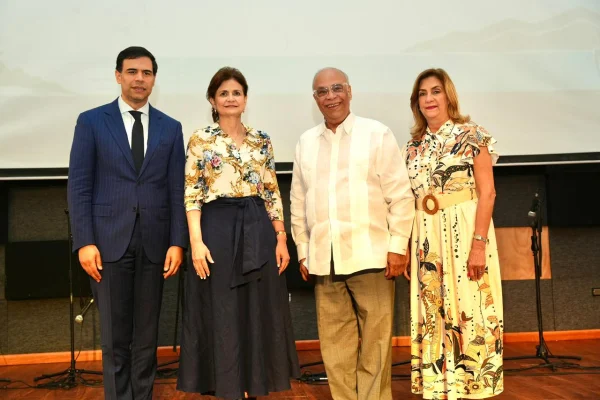 Raquel Peña y Roberto Ángel Salcedo inauguran el Primer Festival Cultural de la Región Enriquillo