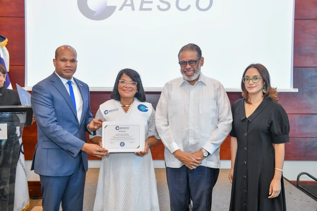 CAESCO gradúa primer grupo de líderes en Innovación Social y Comunitaria