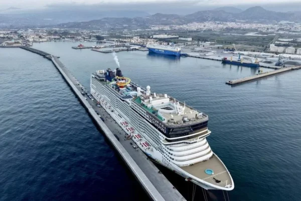 Crucero con hantavirus fondeará en Canarias sin tocar tierra