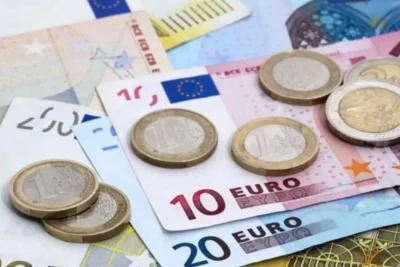 El euro cae ante la incertidumbre y los elevados precios del petróleo