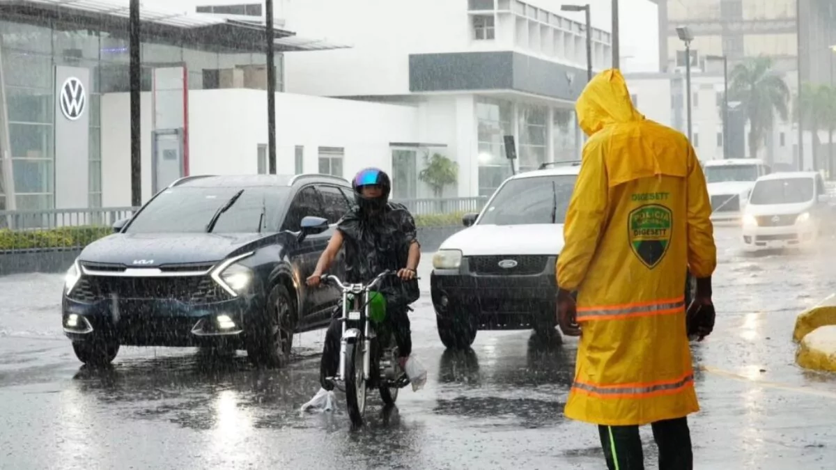 Fuertes aguaceros esta tarde por incidencia de vaguada; mantienen alertas meteorológicas