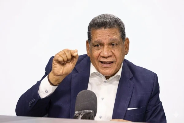 Rubén Maldonado acusa al Gobierno de improvisar medidas que no resuelven la crisis y debilitan la democracia