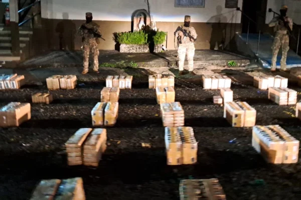 Incautan más de 3,300 armas y 56 toneladas de drogas en operativo en América Latina