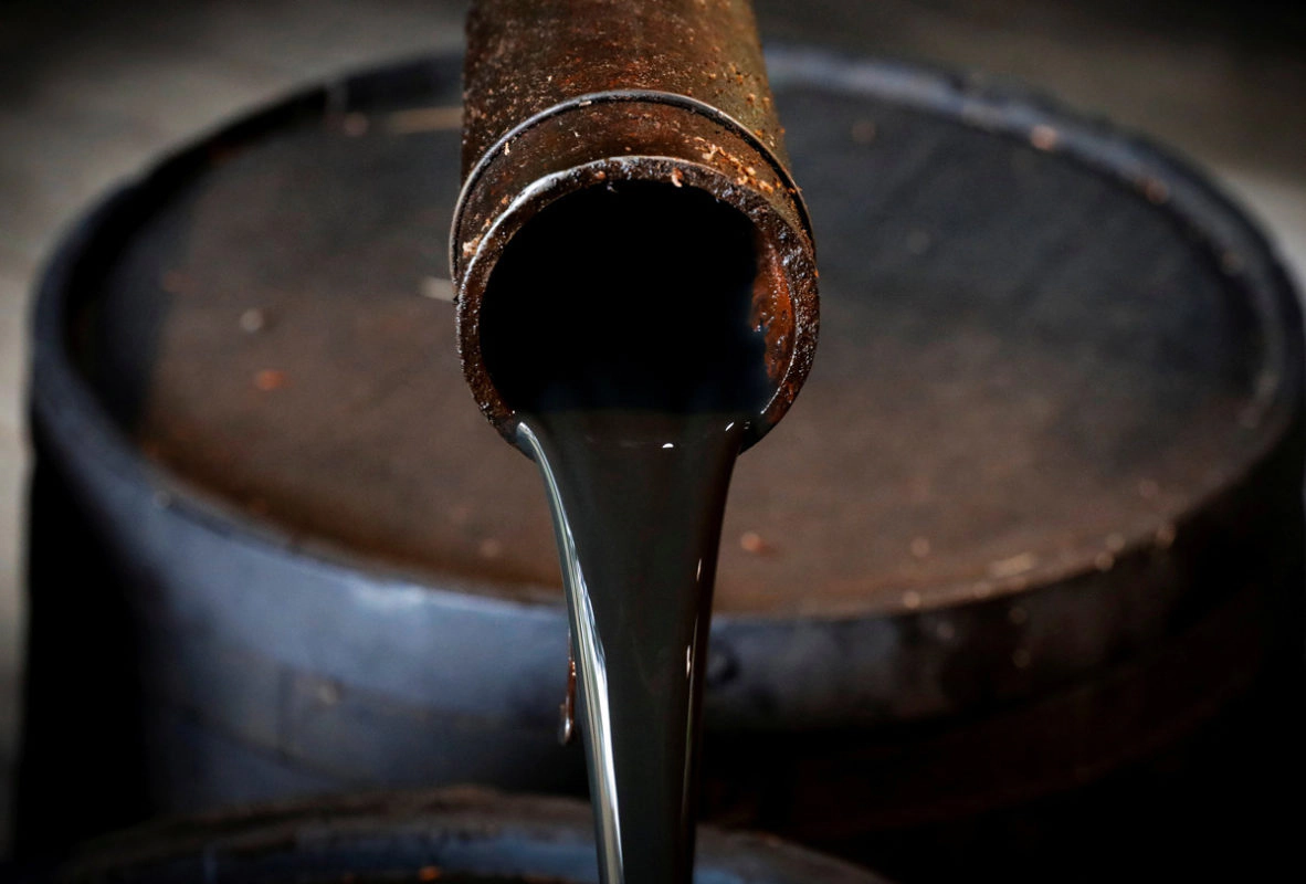 Precio del petróleo se dispara a US$108 por barril tras aplazamiento de ataque de EE.UU. a Irán