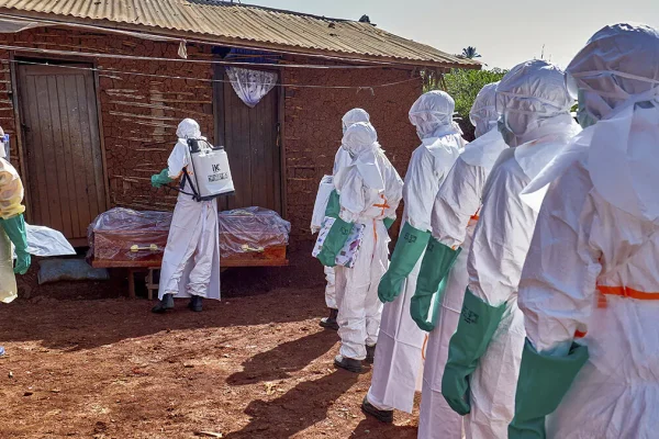 La OMS eleva a más de 900 los casos sospechosos o confirmados de ébola en República del Congo