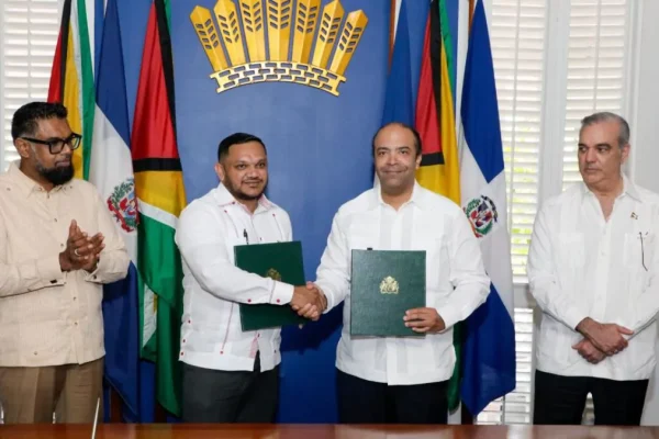 RD y Guyana firman contrato para exploración de bloque petrolero en Guyana