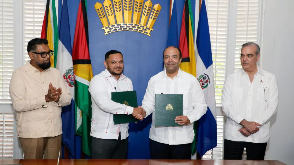 RD y Guyana firman contrato para exploración de bloque petrolero en Guyana