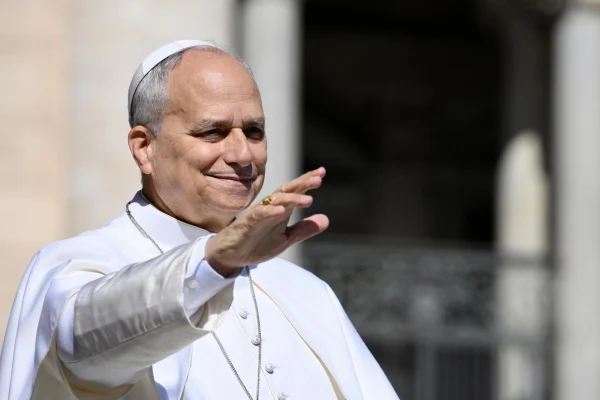 El papa León XIV recibe la «acreditación» para su viaje a España