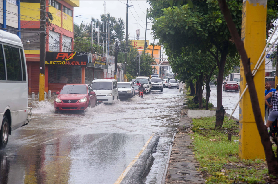 Vaguada y onda tropical provocarán aguaceros y posibles granizadas en varias provincias