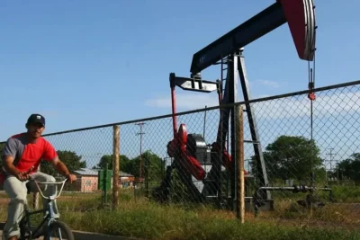 Venezuela mantiene crecimiento de la producción de crudo en medio de su apertura petrolera
