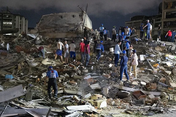 Sube a 1,943 la cifra de muertos y a 10,571 los heridos por doble terremoto en Venezuela