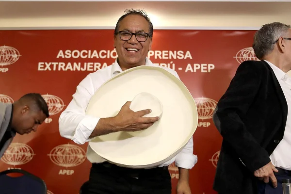 Roberto Sánchez adelanta a Keiko Fujimori al llegar al 93,92 % del escrutinio en Perú