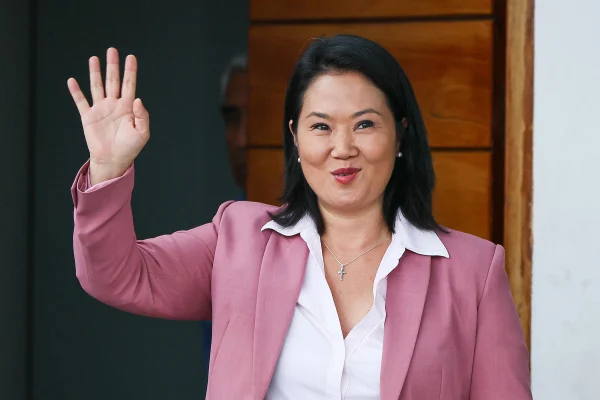 Keiko Fujimori gana la segunda vuelta en Perú por estrecho margen