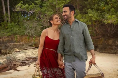 Jennifer López estrena hoy en Netflix «Office Romance», filmada en Samaná
