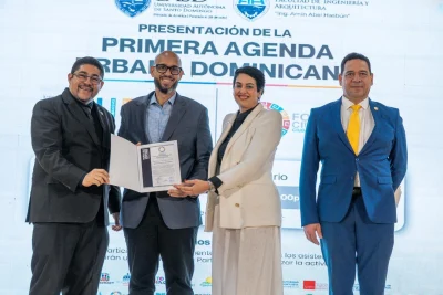 Reconocen a Junior Peralta en foro de América Latina y el Caribe