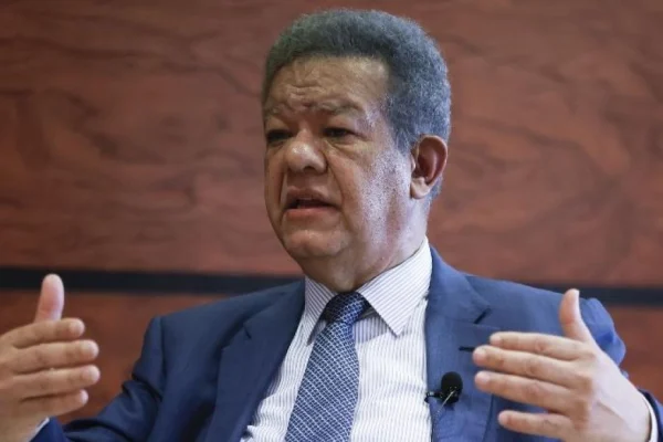 Leonel Fernández solicita reformular el presupuesto y descarta alzas tributarias