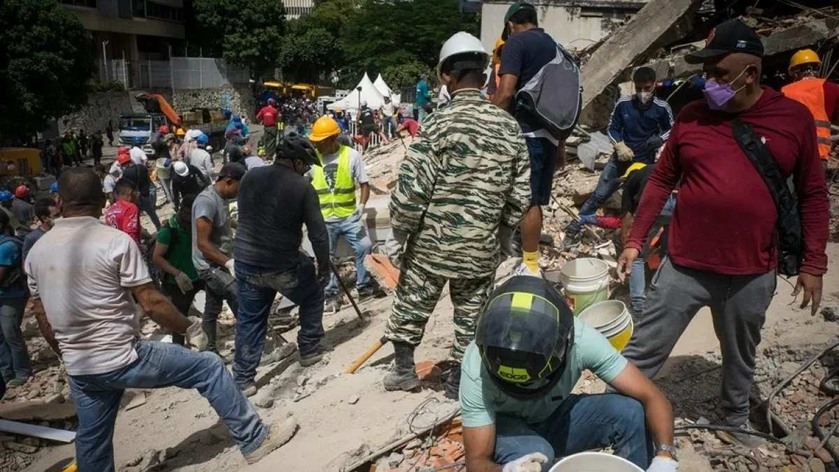 Venezuela ha recibido a más de 1,600 rescatistas para atender a víctimas de los terremotos