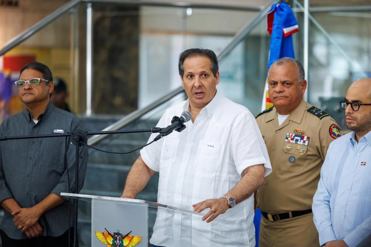 Ministerio de Salud mantiene contacto con médicos dominicanos en Venezuela