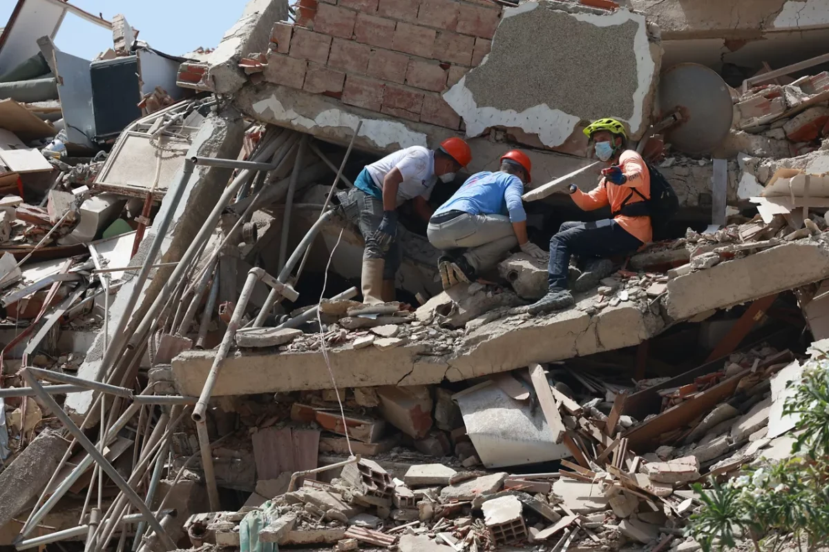 Se elevan a 1,450 las personas fallecidas por el doble terremoto en Venezuela