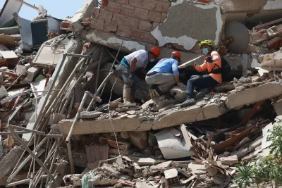 Se elevan a 1,450 las personas fallecidas por el doble terremoto en Venezuela