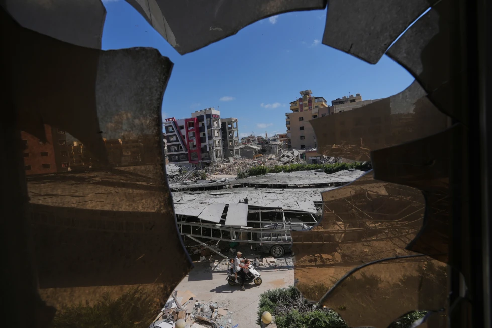 Israel ataca sur de Líbano en medio de intensos combates