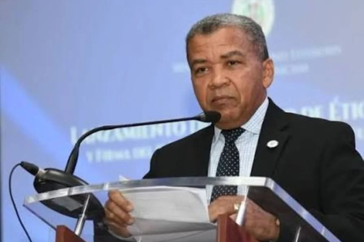 Juan Santiago es electo director de la Escuela de Ciencias Políticas de la UASD con el 88 % de los votos