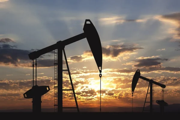 El petróleo de Texas sube un 2.7 %, hasta 89.72 dólares, tras ataques entre EE.UU. e Irán