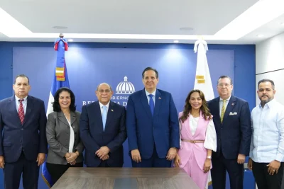 Salud y MESCyT establecen criterios para certificación de títulos académicos de extranjeros en áreas salud