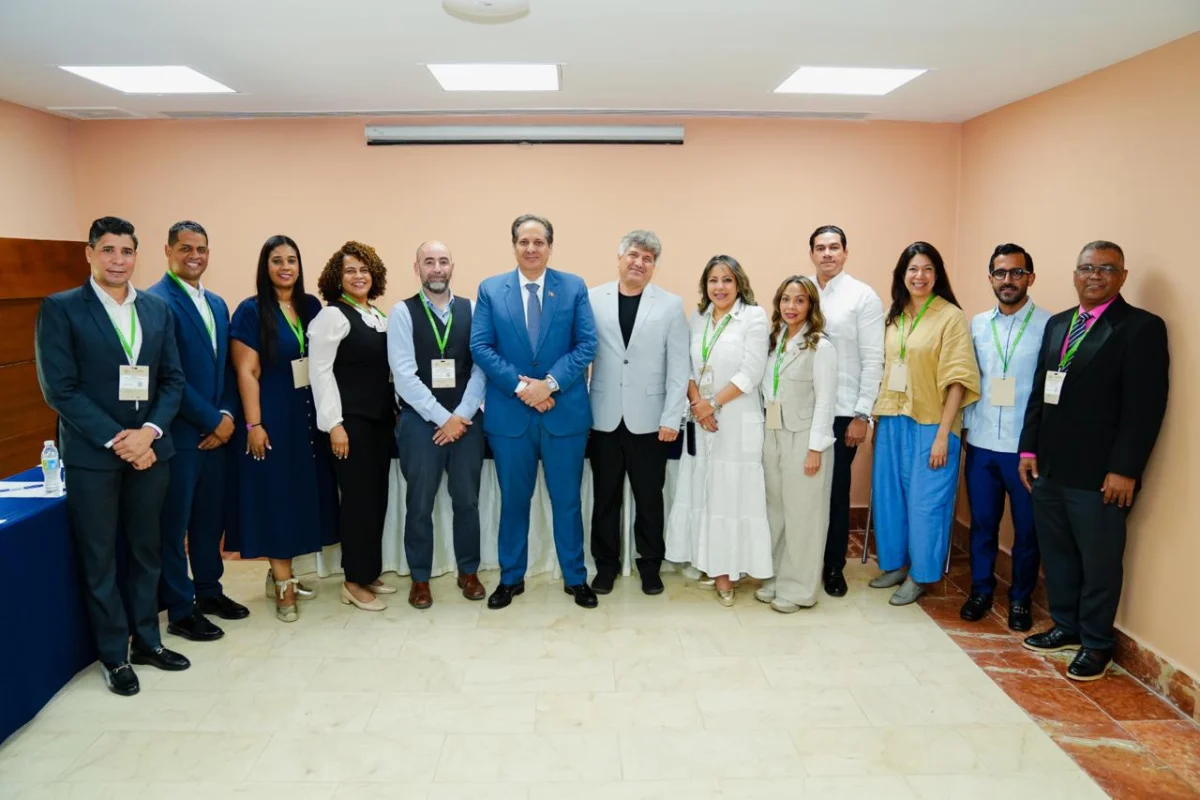 Ministro de Salud fortalece cooperación internacional en agua, saneamiento y salud durante LatinoSan 2026