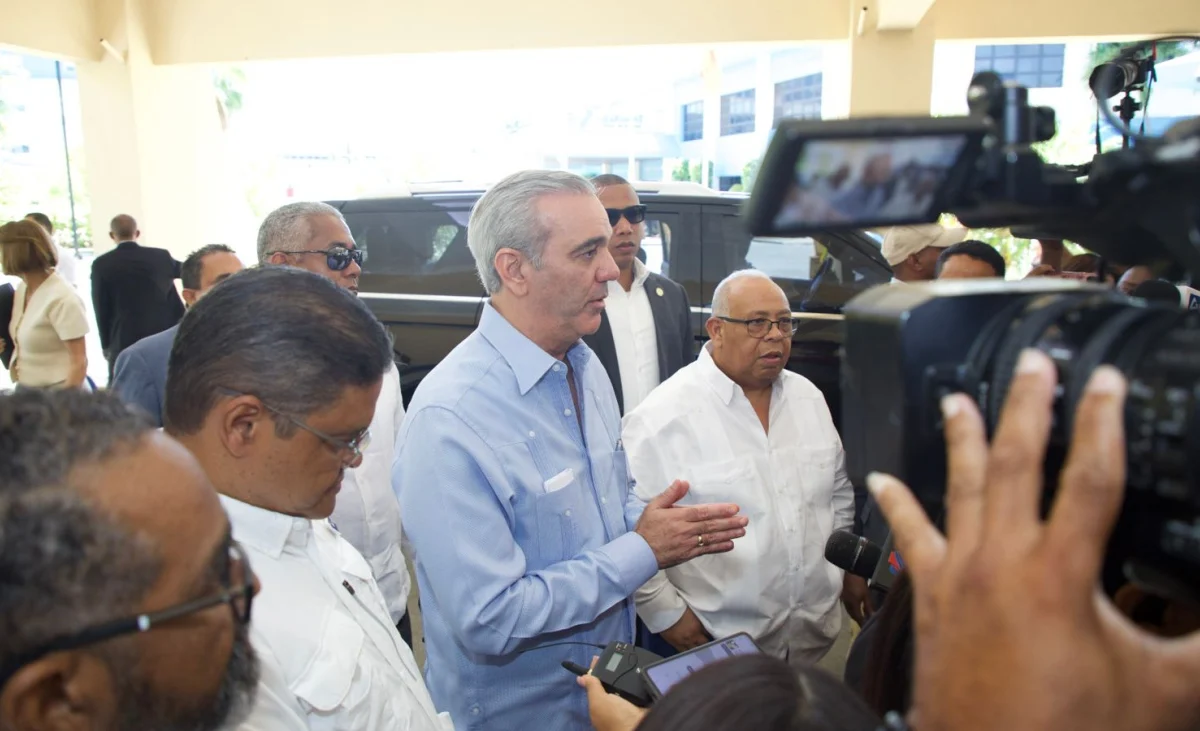 Abinader reitera que el Gobierno mantendrá la cesantía en la reforma del Código de Trabajo