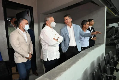 Leonardo Aguilera supervisa avances de remodelación de la Arena Banreservas Virgilio Travieso Soto