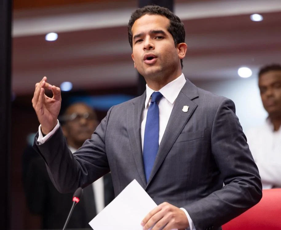 Rechazan en el Senado propuesta de Omar para indexar salarios hasta RD$52,000