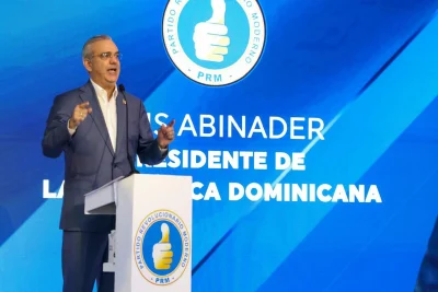 Abinader llama a cuidar al PRM con “humildad, unidad y determinación”
