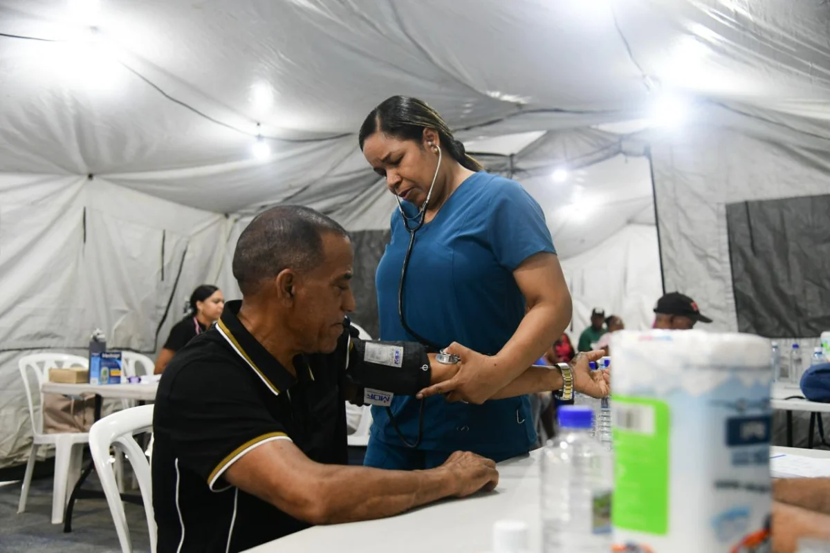 Ministerio de Salud lleva atención médica gratuita y prevención a cientos de familias en Villa Tapia