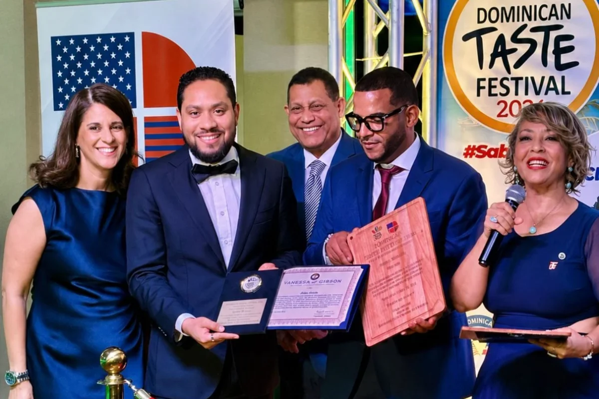 Jaime Rincón es reconocido en Nueva York por su aporte a la comunicación, el turismo y la diáspora dominicana