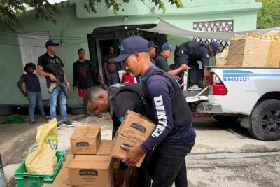 Apresan varias personas y ocupan arma de fuego, cigarrillos y bebidas alcohólicas de contrabando en Barahona