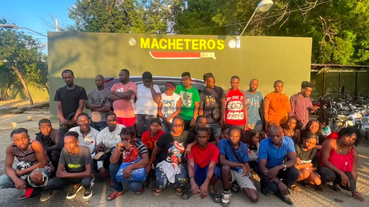 Ejército intercepta vehículo utilizado para el tráfico de migrantes y desmantela centro de acopio