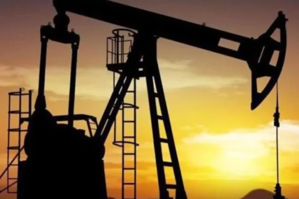 El petróleo de Texas abre a la baja y cotiza por debajo de los 70 dólares el barril