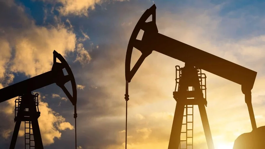 El petróleo de Texas se dispara un 5 % tras estancarse las conversaciones entre EEUU-Irán