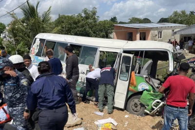 Accidente de vehículo de Supérate deja 16 personas heridas en trayecto entre Consuelo y Hato Mayor