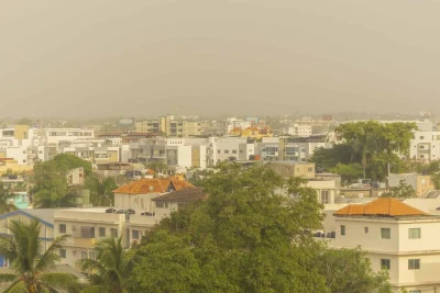 Polvo del Sahara mantendrá el ambiente caluroso y con pocas lluvias este miércoles